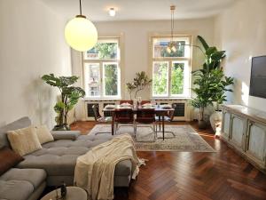 Design Old Town Aprt - Blue Church & Park - AC