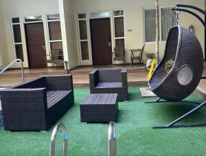 Sheryll Escapes - La Grande 11th floor, Phase 2, luxury 1BR balcony