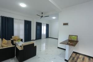 Hiru Holiday Home