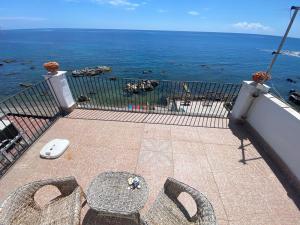 Appartamento con terrazzo sul mare Teocle