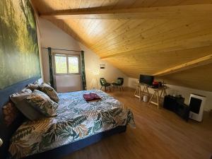 Maisons d'hotes les anthocyanes CHAMBRE FORET : photos des chambres
