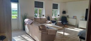 nedlagt gård i naturen med ro og fred og samtidig tæt på strand og fiskeri og indkøbsmuligheder