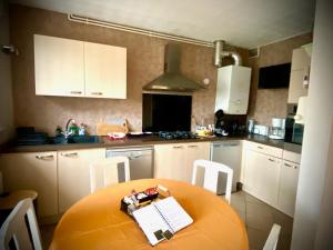 Maison Cléopâtre 4 minutes à pied de la plage 3 chambres véranda jardin parking privé