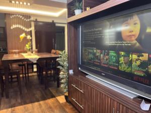 Spacious 3BR with Huge TV near BGC Makati Airport