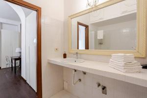 Fontana di Trevi a 2 passi