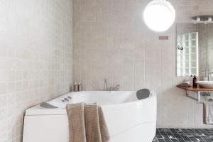 Seafront villa with pool and sauna in Onsala