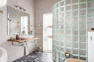 Seafront villa with pool and sauna in Onsala