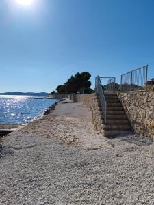 Seaside Serenity "Rosé" with pool, 150m from sea
