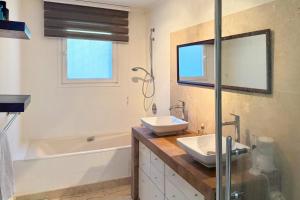 Villas Modern villa 8p pool & mountain view : photos des chambres