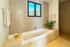 Villas Modern villa 8p pool & mountain view : photos des chambres