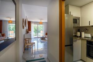Newly renovated apartment Casares Costa