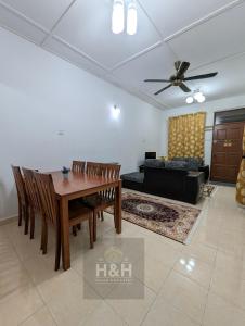 Wakaf Tapai H&H Indah Homestay