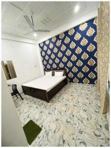 HOTEL PREMIUM AYODHYA DHAM Near Ram janm Bhoomi and Temple - A Premium Guest House