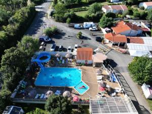 Campings Camping les Mancellieres : photos des chambres