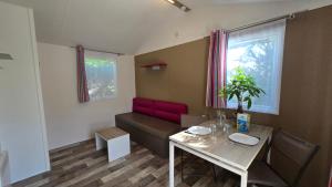 Campings Camping les Mancellieres : photos des chambres