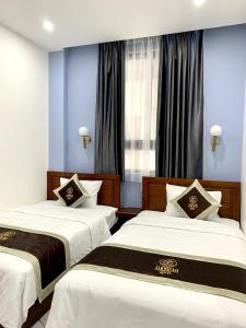 lucasta hotel