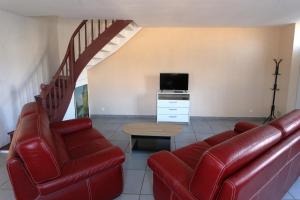 20 min Puy du F ou maison entiere 3 chambres 9 personnnes MAULEON