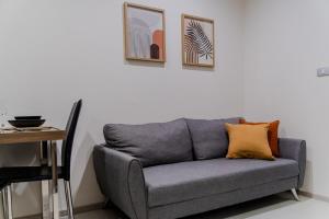 5 Star Sukhumvit Condo Infinity Pool Gym Sauna