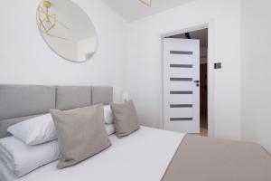 Apartment with Balcony - Łobzowska 57 street