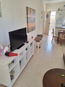 Easy 2 bedroom apartment, Makenzi beach