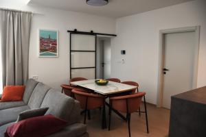 Villa Maksan - Sea View, Jacuzzi & BBQ Garden