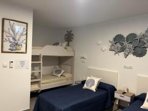 Triplex Adosado de cuatro dormitorios de esencia marítima a 2 minutos de la playa!