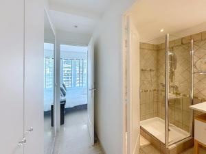 Beachfront 2-bedroom apartment with balcony