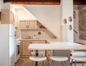 Romantica Residenza - Borgo Castello di Serravalle