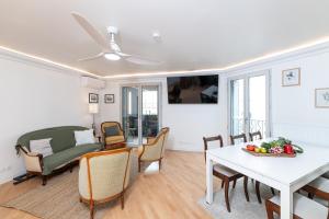 Apartment Vieil Antibes 82 m2 with secured private parking 3 Rooms