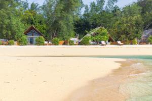 Saronde Island Resort Blue Bay Divers