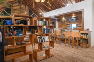 Saronde Island Resort Blue Bay Divers