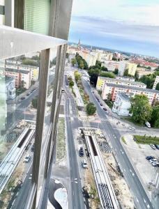 Hanza Tower WHITE 24 Pool & Jacussi
