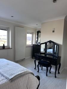 Mountain View - 3 Bedroom home