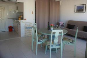 Apartamento con vistas al mar y a la montaña AV-26