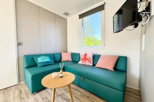 Maisons de vacances Charmant Bungalow Neuf Terrasse Jardin au calme : photos des chambres