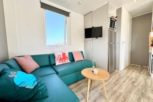 Maisons de vacances Charmant Bungalow Neuf Terrasse Jardin au calme : photos des chambres