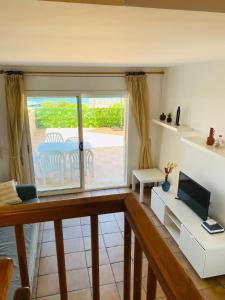 Beach house with pool at the Fortí viewpoint