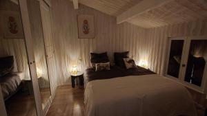 Chalets Les pagotins de Garance, Chalet Jura 39, avec sauna panoramique : photos des chambres
