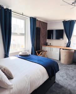 Deluxe Suite room in Thomas Arms Hotel