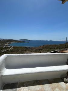 Blue and White Mykonos ap2