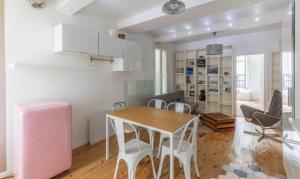 Beautifully renovated 17th Paris apartment