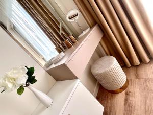 FLH Golden Gallery - Balcony & Free Parking near Vivo Mall