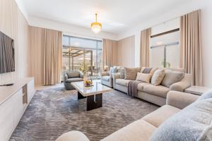 Sea Views 4BR and Assistants Room Villa with Private Pool, Sharm - Al Dana Villa, Al Dana Island by Deluxe Holiday Homes