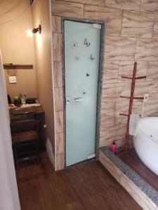 SUITE PRIVATIVA Piscina,churrasqueira,banheira e ar condicionado