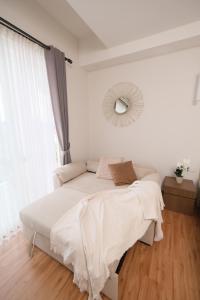 Kael Studio Apartment - King Bed and Sofa Bed