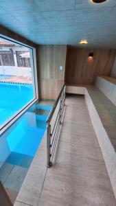 AP05 muito bem localizado atrás da arena axe Moi