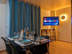 Hotels Les Palmiers : photos des chambres