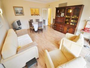 Apartment near Seawall with Parking