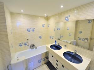 Apartment near Sailing Club with Sea Views