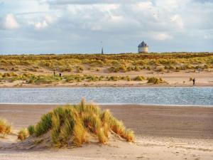 2 bedroom apartment with beach cabin